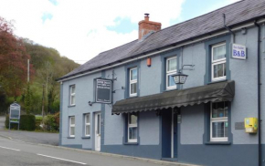 Отель Afon Duad Inn and Dolau Cottage  Кармартен